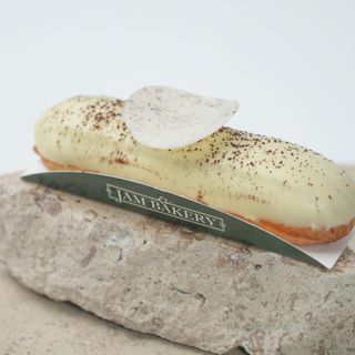 Эклер ванильный