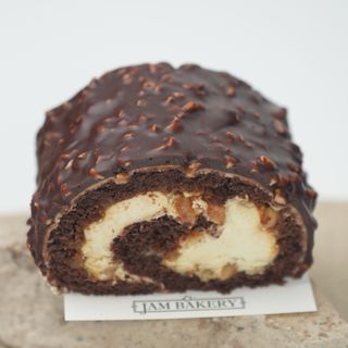 Рулет Сникерс