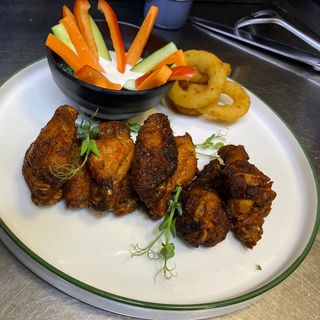 Куриные крылышки в соусе Луизиана