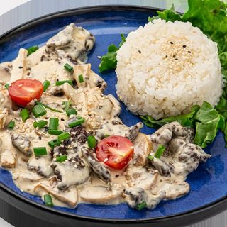 Мясо с грибами в сливочном соусе