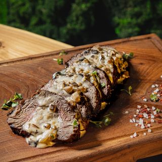 Ростбиф с грибным соусом