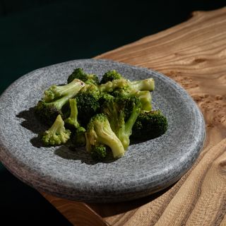 Отварное брокколи