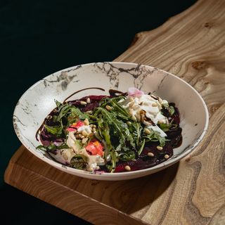 Салат со свеклой и страчателлой