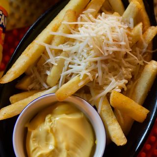 Картофель фри с пармезаном