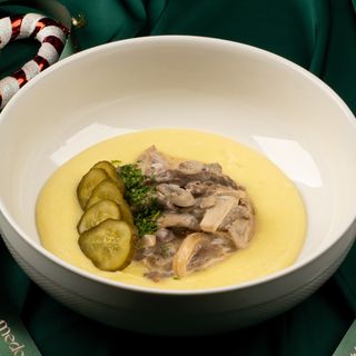 Бефстроганов с картофельным пюре