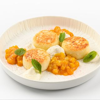 Сырники кокосовые с манго и авторским кремом