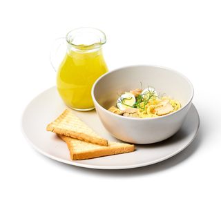 Суп-лапша по-домашнему с соусом песто