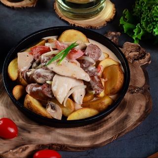 Микс в соусе на жаровне 