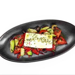 Средиземноморский салат с фетой (300 гр)