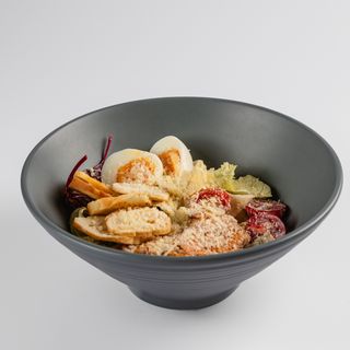 Салат "Цезарь" с курицей с заправкой на основе домашнего майонеза