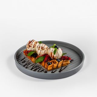 Бельгийские вафли с мороженым