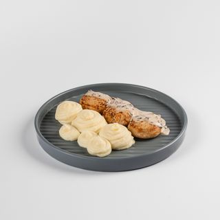 Куриные котлеты с грибным соусом