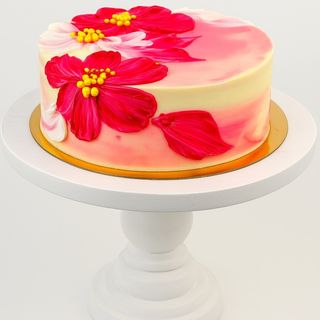 Құлпынай қосылған балды Виктория торты 1.470г /Торт медовый Виктория с клубникой 1.470гр