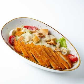 Салат Цезарь с курицей