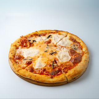 Пицца с курицей и грибами