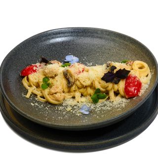 Лингвини с томатами и куринымы фрикадельками