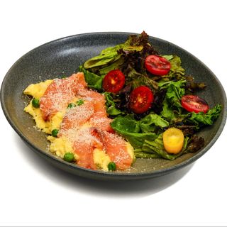 Скрембл с лососем