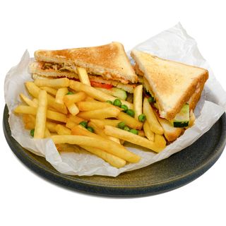 Клаб-сэндвич с томленой говядиной