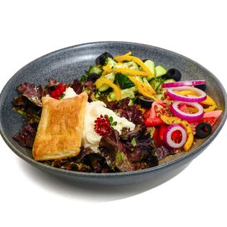 Свежий салат со страчателлой