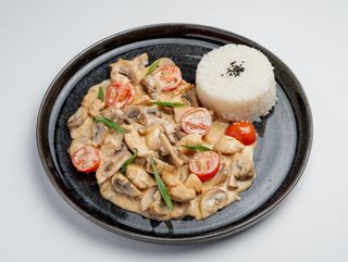 Филе курицы с грибами в сливочном соусе