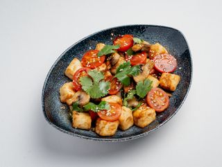 Теплый салат с брынзой и грибами