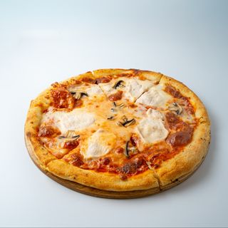 Пицца с курицей и грибами