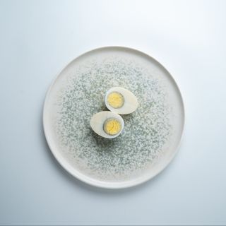 Яйцо вареное