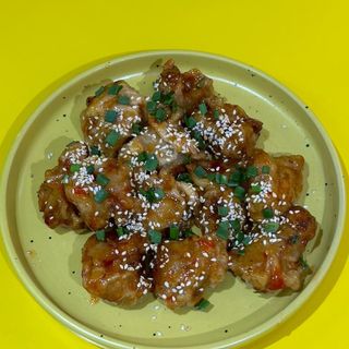 Чикен-попкорн большой в кисло-сладком соусе (300 г)