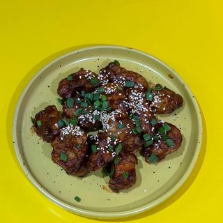 Чикен-попкорн большой в остро-сладком соусе (300 г)