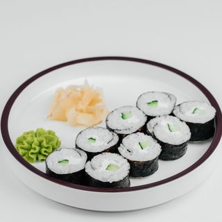 Ролл с огурцом (200г)