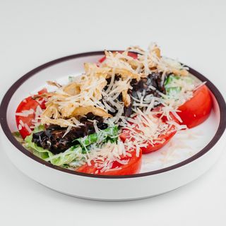 Салат с телятиной (300г)