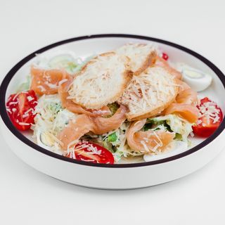 Цезарь с семгой (250г)