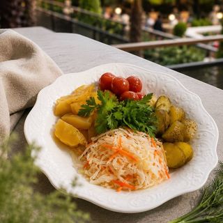 Соленья и маринады (343г)