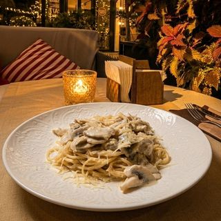 Паста с куриным филе и грибами (350г)