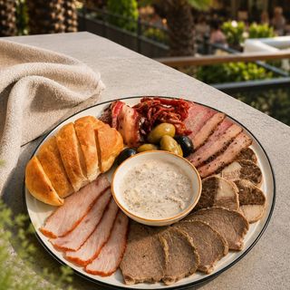 Ассорти из мясных деликатесов (250г)