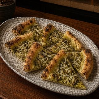 Фокачча с пармезаном и соусом песто (375г)