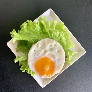 Бифштекс рубленный с яйцом