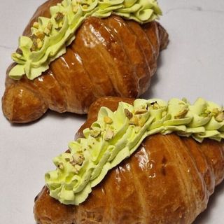 Круассан фисташковый