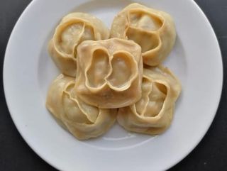 Манты из говядины с луком 5 шт