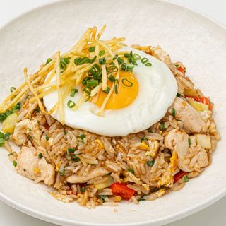 Жареный рис с цыпленком