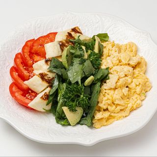 Скрембл с халуми