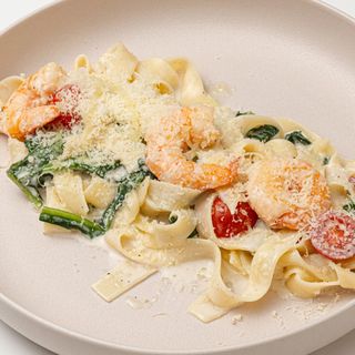 Феттучини с креветками