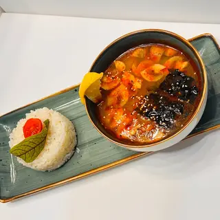 Том Ям с морепродуктами (350 г)