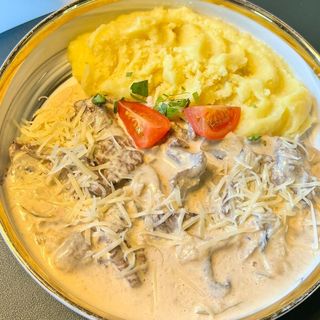 Бефстроганов с пюре (350 г)