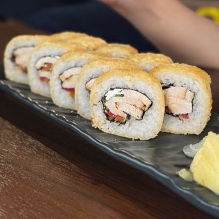 Жаренный ролл "Цезарь" -10 шт