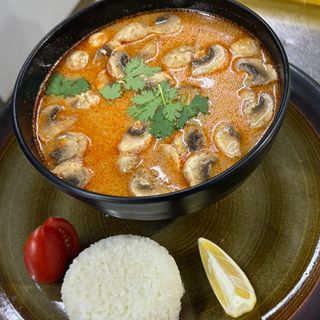 Том -ям с морепродуктами 