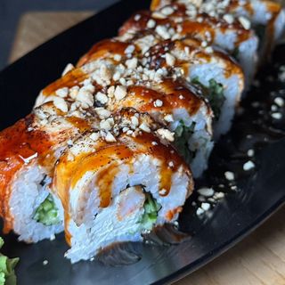 Ролл " Дракон с орехом "- 5 шт 