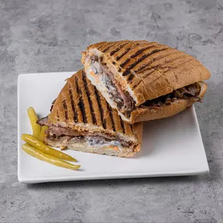 Донер говяжий в батоне (1,5 порции)