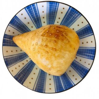 Сиыр етінен дайындалған тандыр самса/Тандырная самса с говядиной