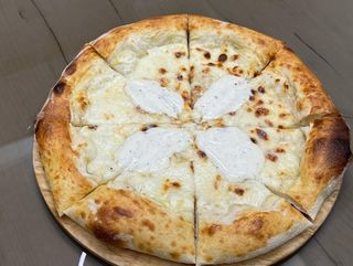 Пицца 4 сыра